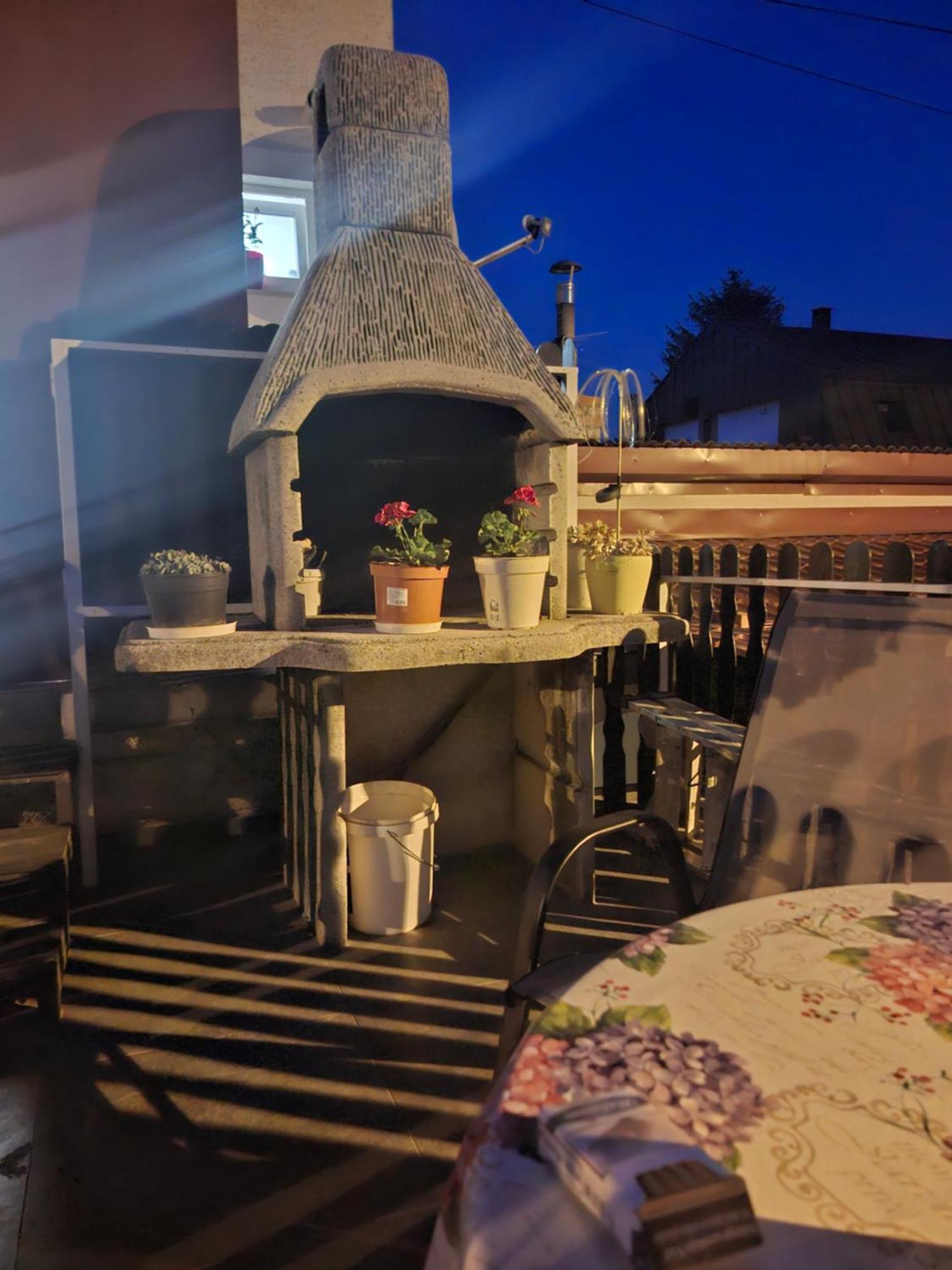 Zg Zapad Appartement Zagreb Buitenkant foto